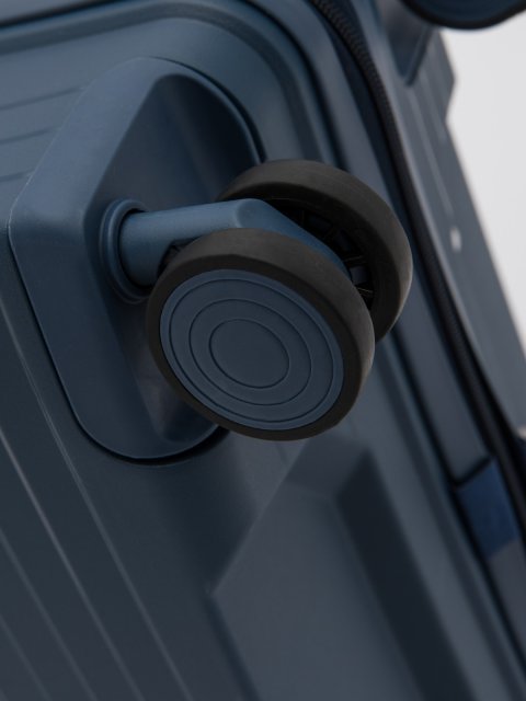 166 81 24" Чемодан. Вид 9.