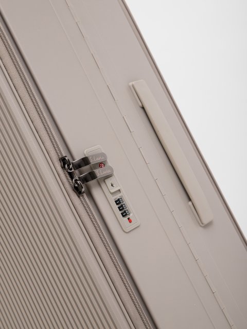 8085 20 20" Чемодан. Вид 7.