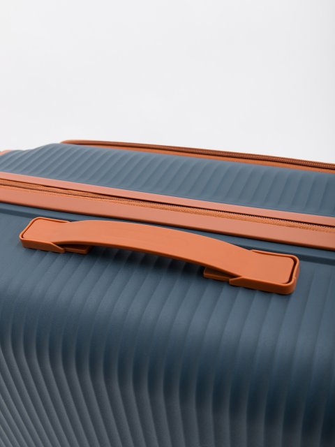 012 81 24" Чемодан. Вид 10.