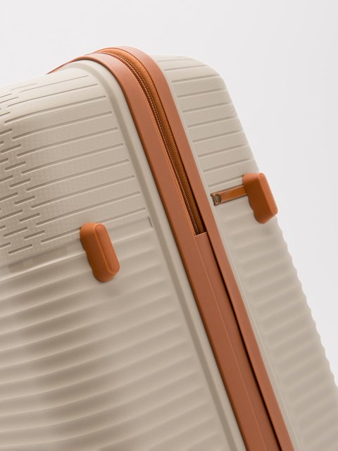 8012 20 28" Чемодан. Вид 9.