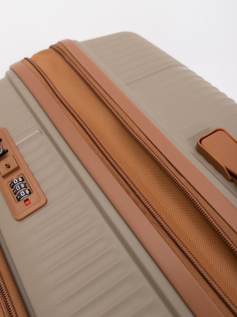 012 52 28" Чемодан. Вид 11.