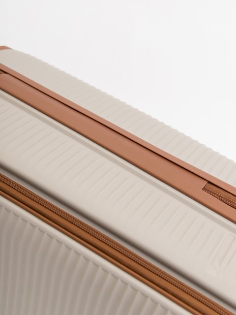 012 20 20" Чемодан. Вид 9.