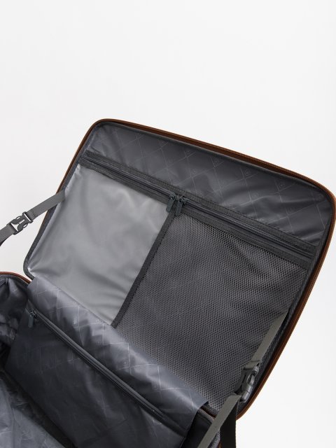 012 20 24" Чемодан. Вид 14.