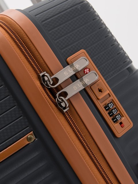 8012 51 24" Чемодан. Вид 7.