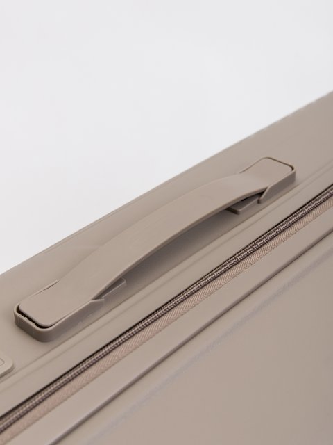 8038 52 28" Чемодан. Вид 9.