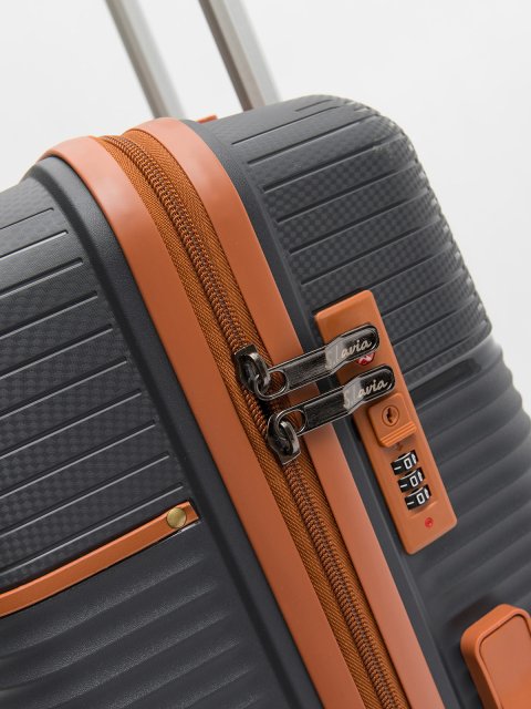 8012 51 24" Чемодан. Вид 7.