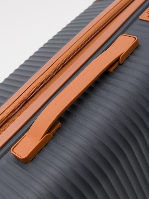 8012 51 24" Чемодан. Вид 11.