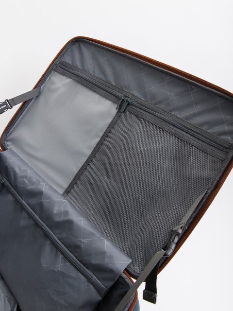 012 81 24" Чемодан. Вид 14.